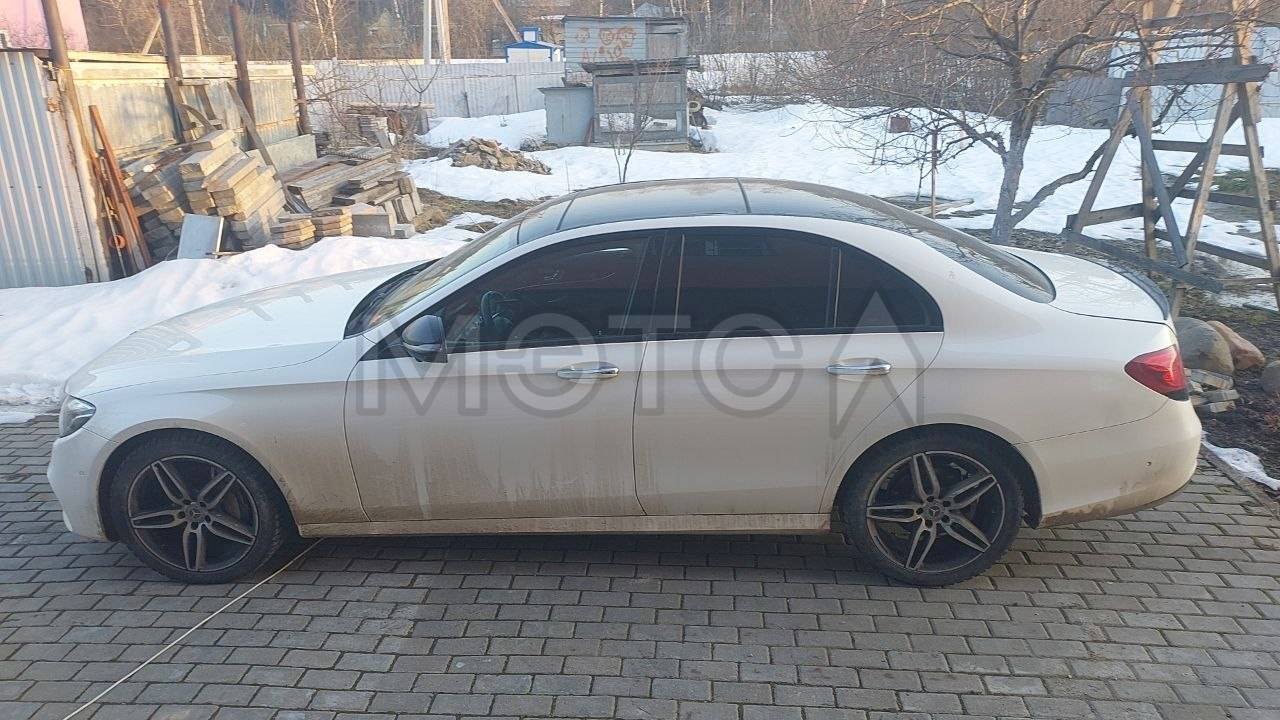 Mercedes-Benz Не указана
