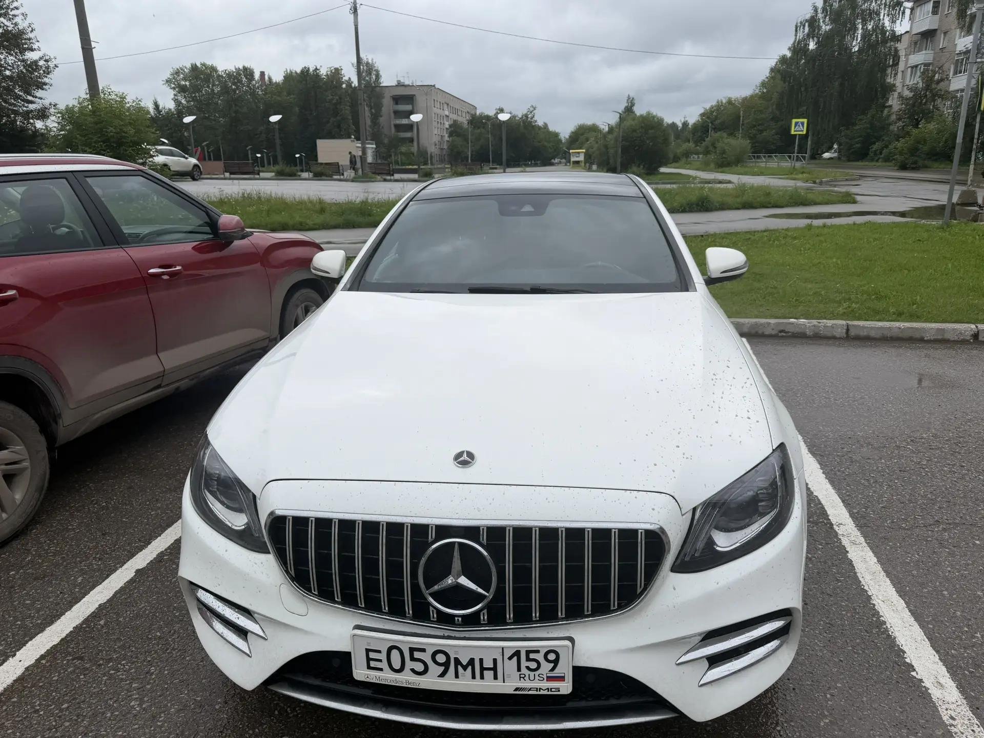 Mercedes-Benz Не указана