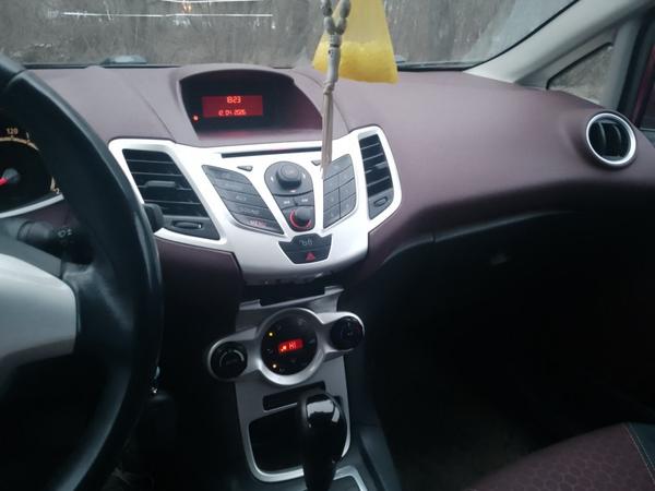 Ford Fiesta 2011, фото 8