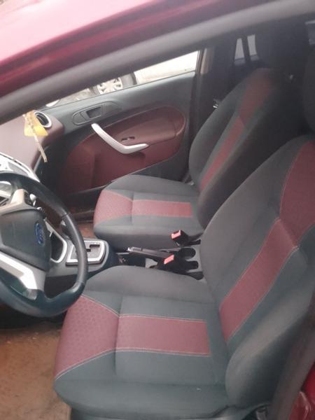 Ford Fiesta 2011, фото 6