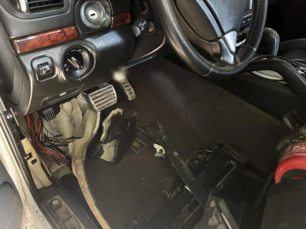 Porsche Cayenne 2005, фото 11