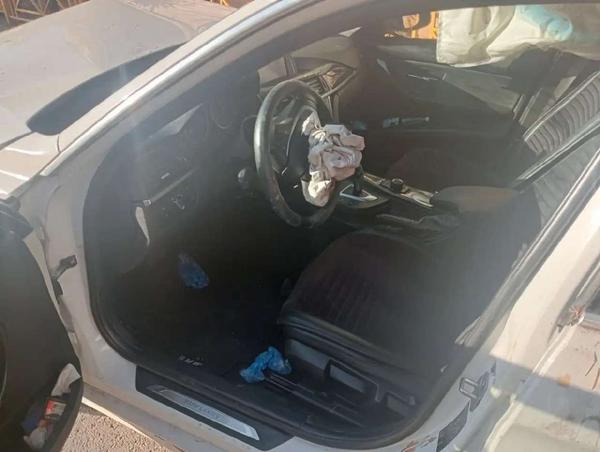 BMW 320 2012, фото 4