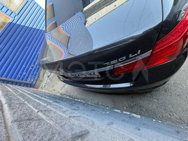 BMW 750 2010, фото 9