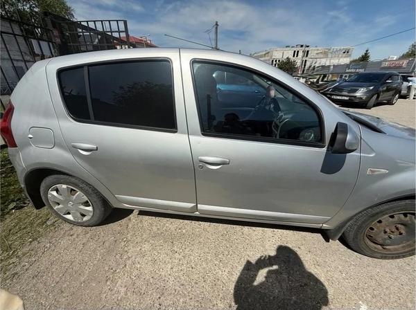 Renault Sandero 2012, фото 4