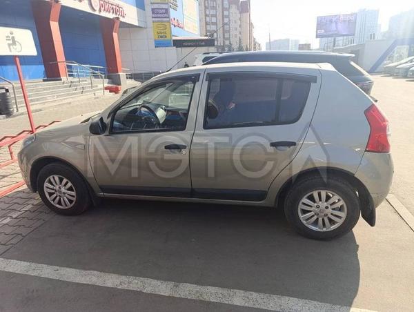 Renault Sandero 2012, фото 2