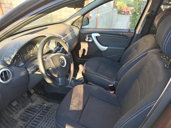 Renault Sandero 2014, фото 2
