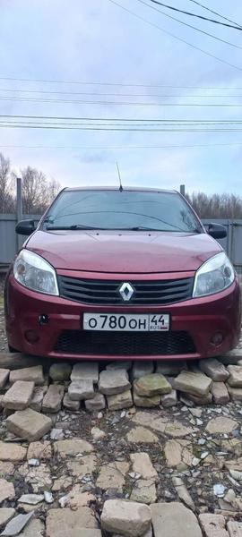 Renault Sandero 2011, фото 3