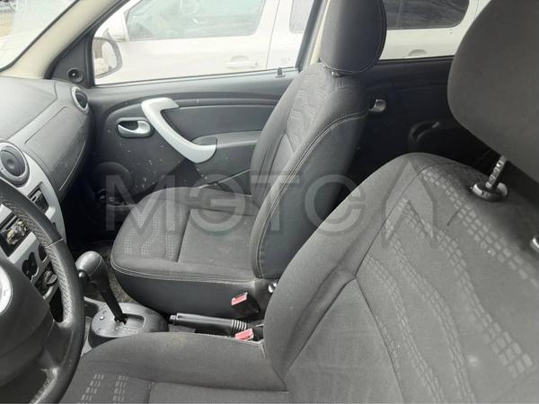 Renault Sandero 2012, фото 9