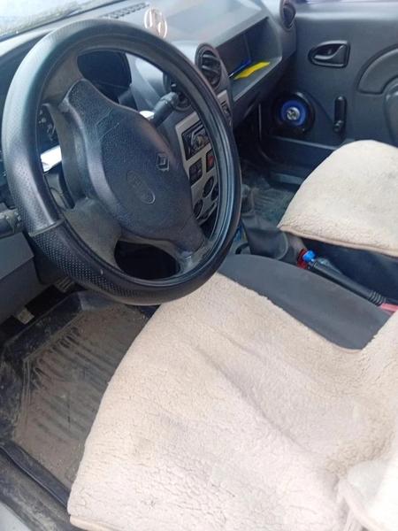 Renault Logan 2006, фото 2
