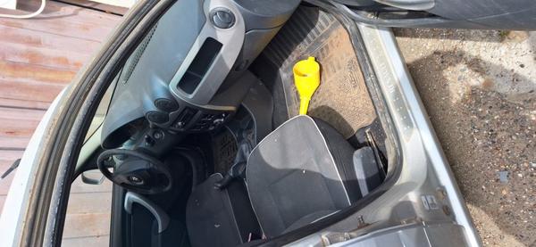 Renault Logan 2011, фото 26
