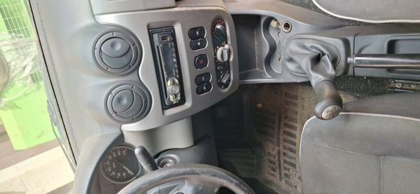 Renault Logan 2011, фото 27