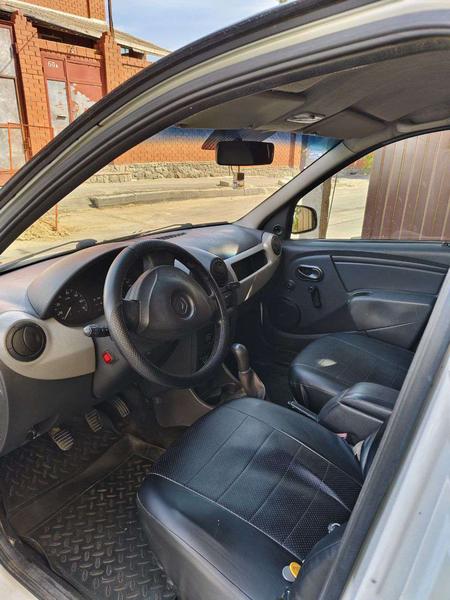 Renault Logan 2010, фото 14