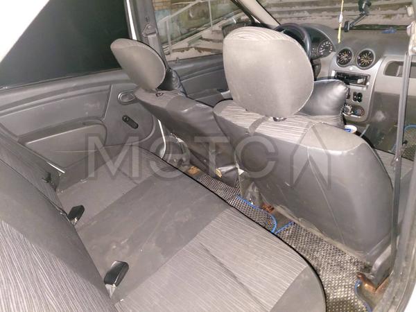 Renault Logan 2010, фото 6