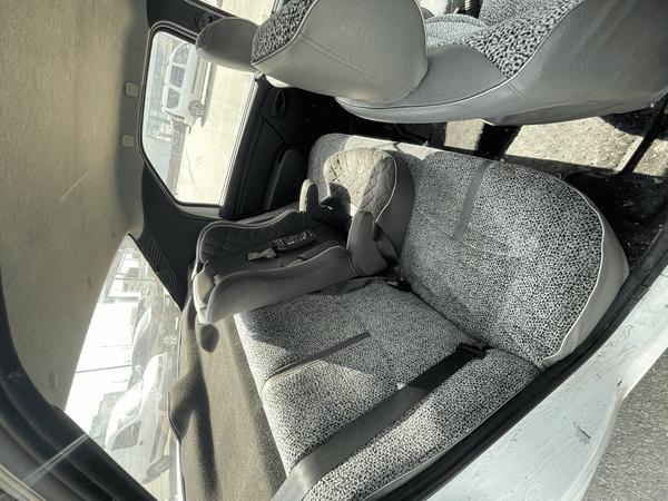 Renault Logan 2011, фото 2