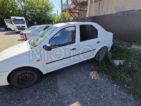 Renault Logan 2012, фото 2
