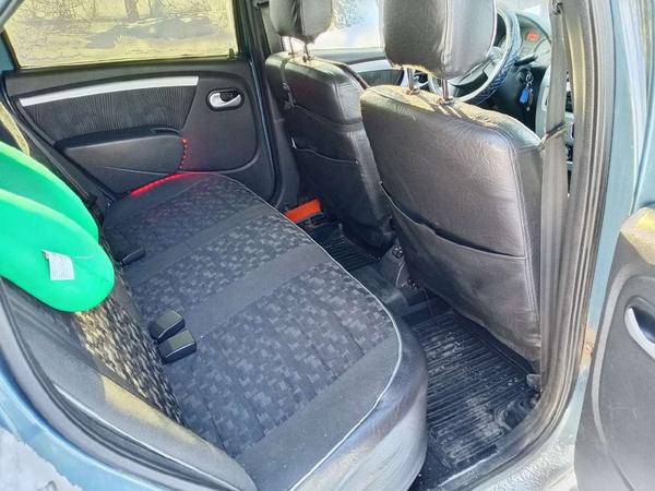 Renault Logan 2010, фото 12