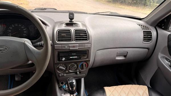 Hyundai Accent 2008, фото 6