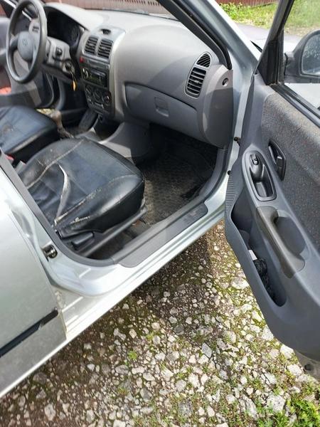 Hyundai Accent 2010, фото 4