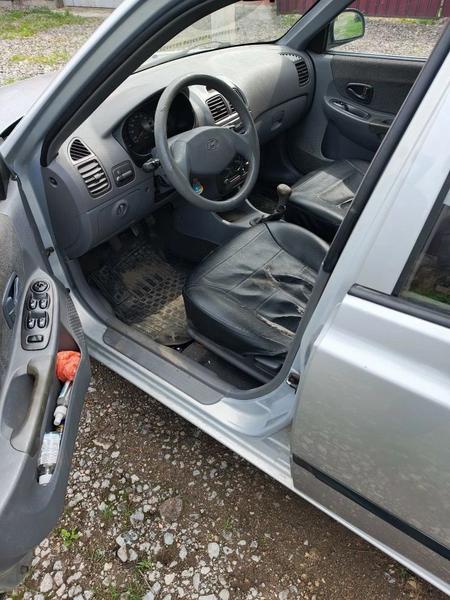 Hyundai Accent 2010, фото 5