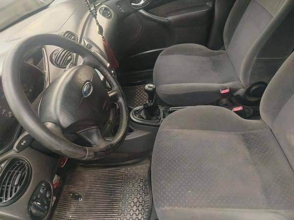 Ford Focus 2003, фото 3