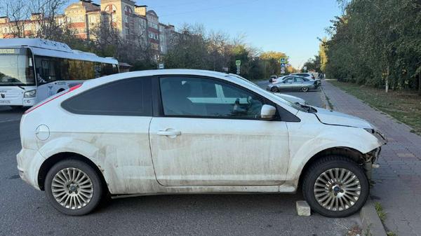 Ford Focus 2011, фото 12