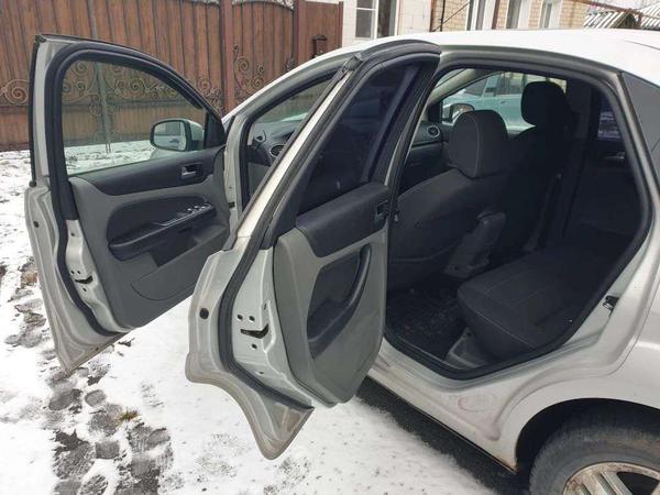Ford Focus 2010, фото 19