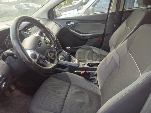Ford Focus 2011, фото 9