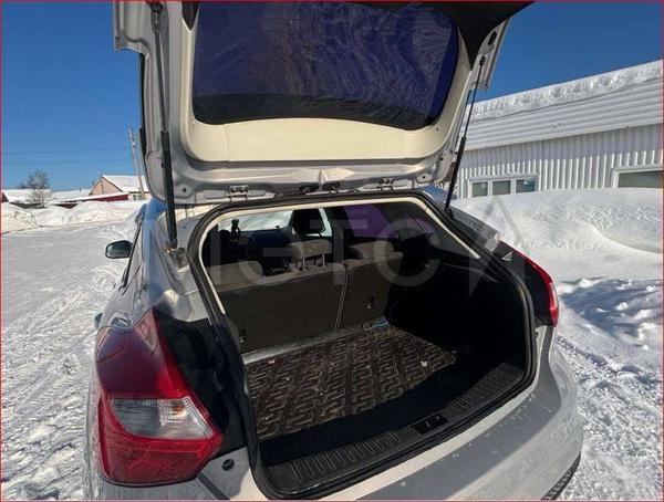Ford Focus 2011, фото 10