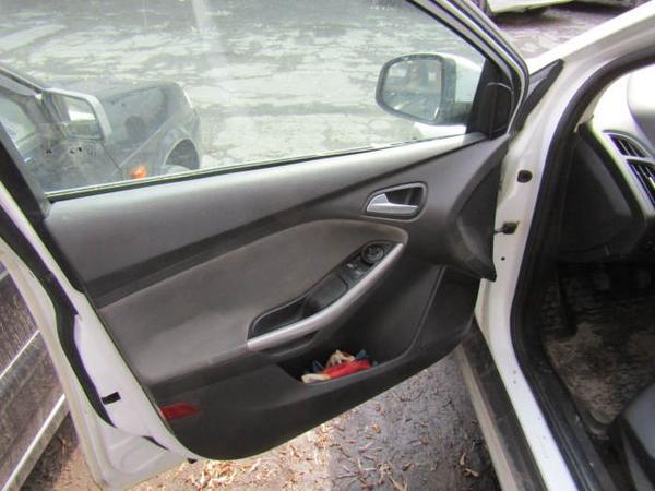 Ford Focus 2012, фото 30