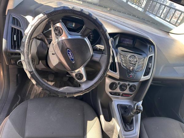 Ford Focus 2012, фото 9