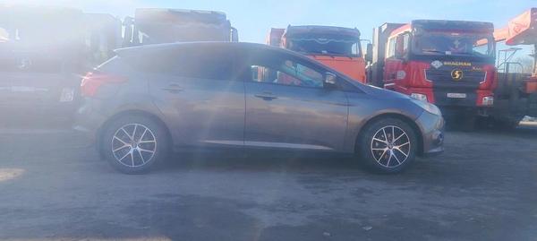 Ford Focus 2014, фото 2