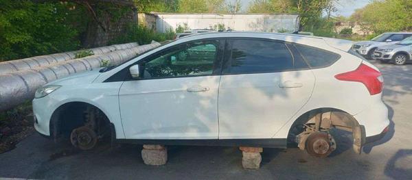 Ford Focus 2014, фото 3