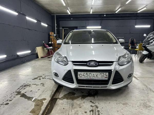 Ford Focus 2012, фото 2