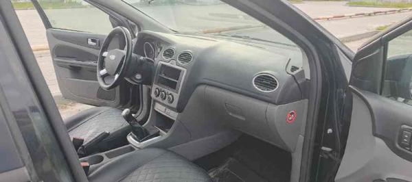 Ford Focus 2010, фото 16