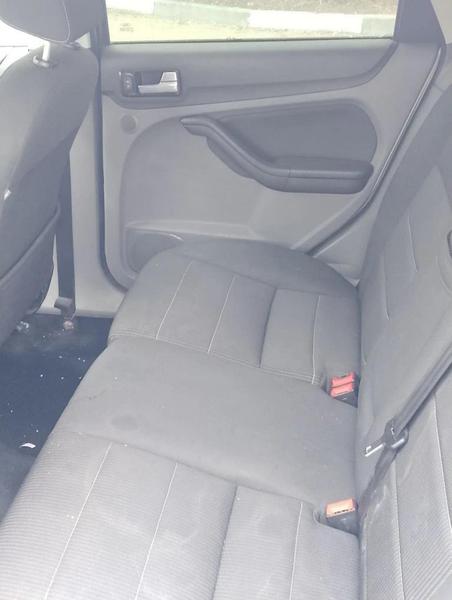 Ford Focus 2010, фото 16