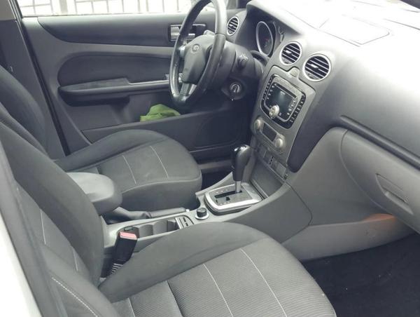 Ford Focus 2010, фото 10