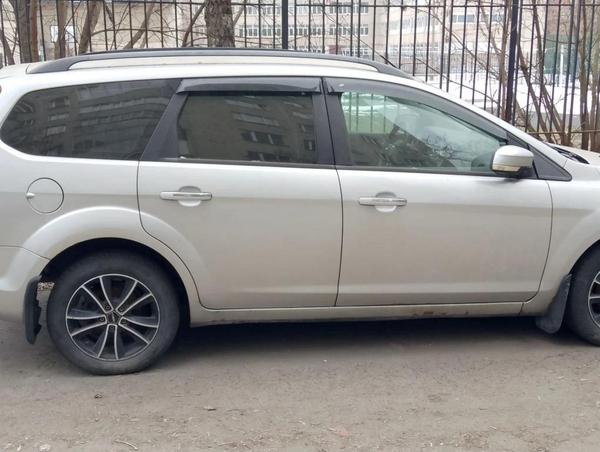 Ford Focus 2010, фото 4