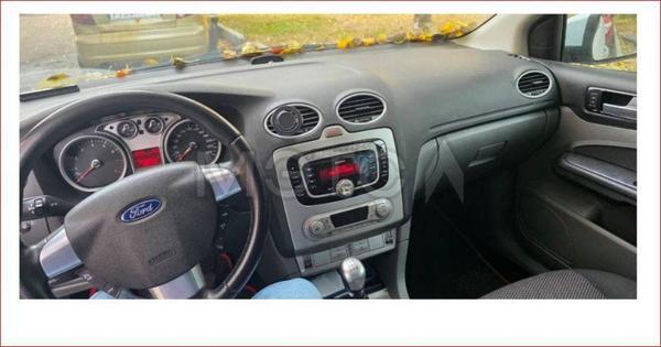 Ford Focus 2011, фото 5