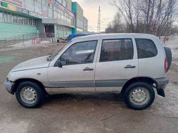 Chevrolet Niva 2003, фото 3
