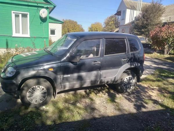 Chevrolet Niva 2010, фото 2