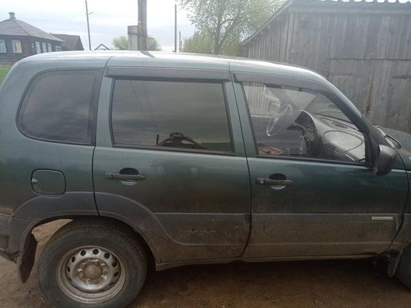 Chevrolet Niva 2010, фото 3