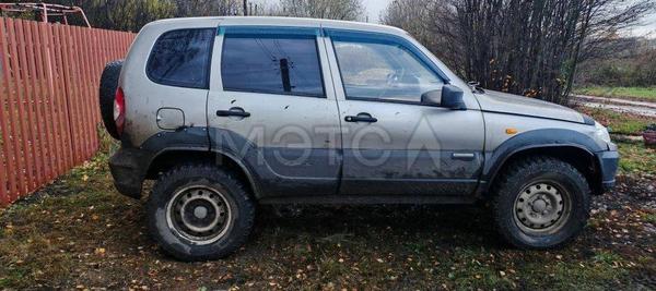 Chevrolet Niva 2011, фото 2