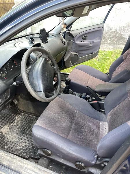 Mitsubishi Carisma 1999, фото 3