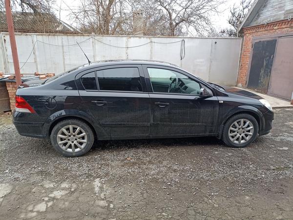 Opel Astra 2008, фото 3
