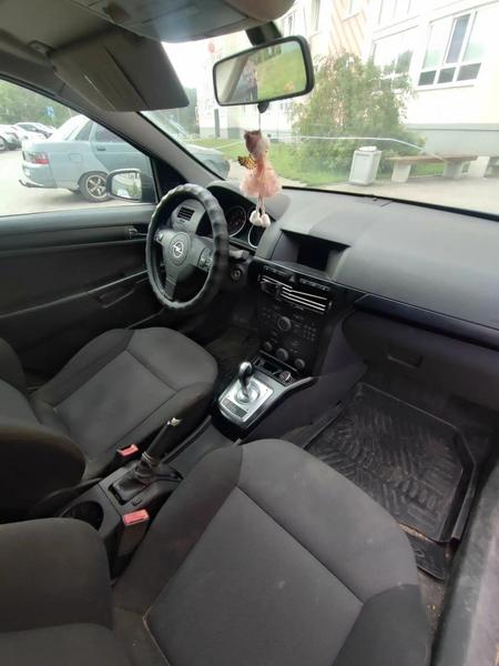 Opel Astra 2008, фото 2