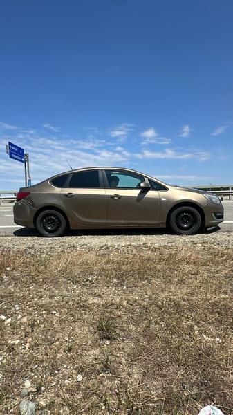 Opel Astra 2012, фото 10
