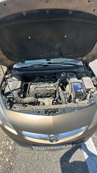 Opel Astra 2012, фото 13
