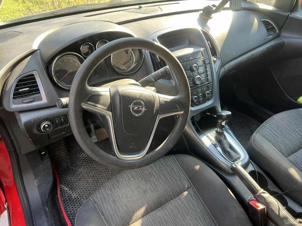 Opel Astra 2012, фото 4