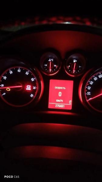 Opel Astra 2011, фото 9