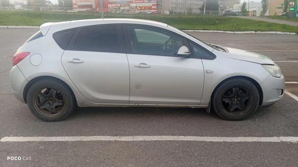 Opel Astra 2011, фото 4